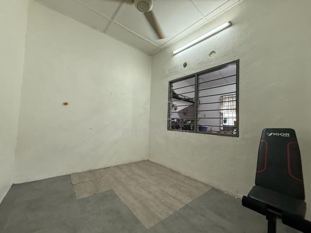Alma Taman Kijang Partial Furnished Full Renovated 1-Storey Terrace !! 3