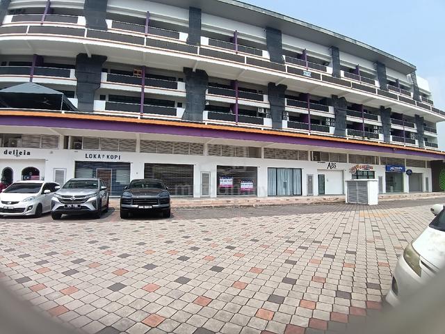Retail space at Iskandar CI Medini facing main road for rent 1