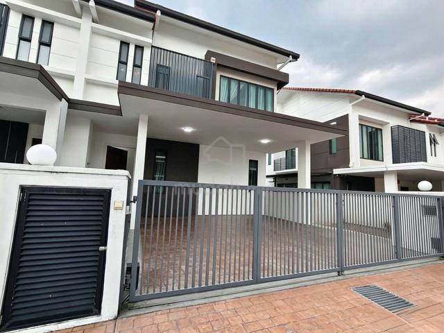Anggun Residence, Bandar Kinrara 8 (BK8)*For Rent !! Nice Condition* 1