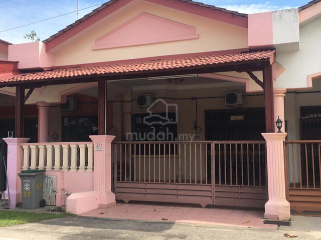 Untuk dijual single storey jalan sri treh taman muar 1