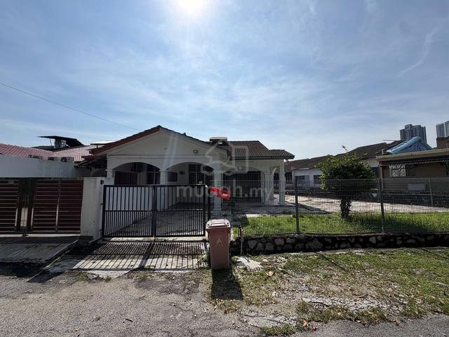 CORNER LOT + GATED GUARD ! Single Storey Terrace, Sri Damansara 1