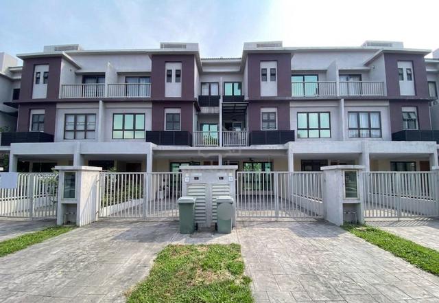 NEGO❤️LOWER UNIT❤️FREEHOLD❤️The Strata Townhouse Bandar Puteri Bangi 1