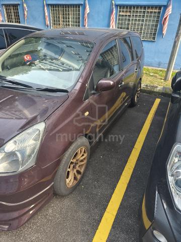 2011 Nissan GRAND LIVINA 2.0 - 3