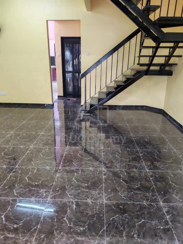 (TABLE TOP/NEW PAINTING) 2 Storey House Taman LEP Seri Kembangan 1