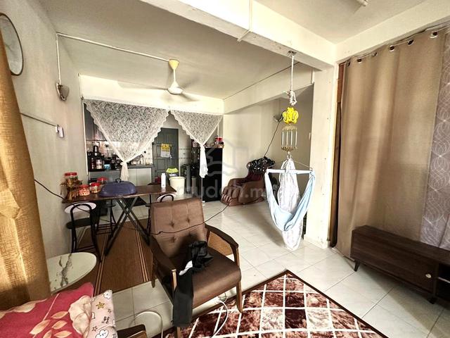 Fully Renovated super Big Corner Double Storey Low Cost Seri Alam 1