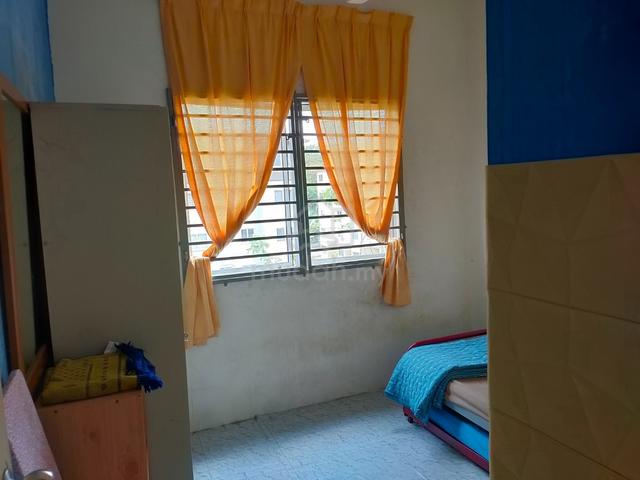 Bilik Single di Pangsapuri Taman Tasik Utama MITC Ayer Keroh 1