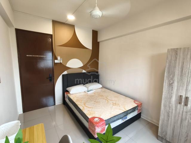 Middle room for rent at Bukit Jalil LRT, OUG, Sri Petaling, Kinrara 1