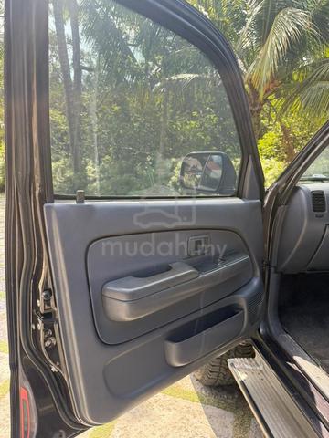 2004 Toyota HILUX 2.5 DOUBLE CAB AUTO - 5
