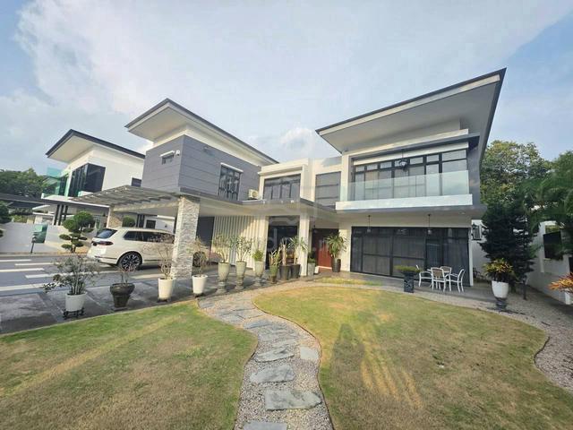 The Hills @ Horizon Hills 2 Storey Bungalow Corner Lot Fully Renovated 1