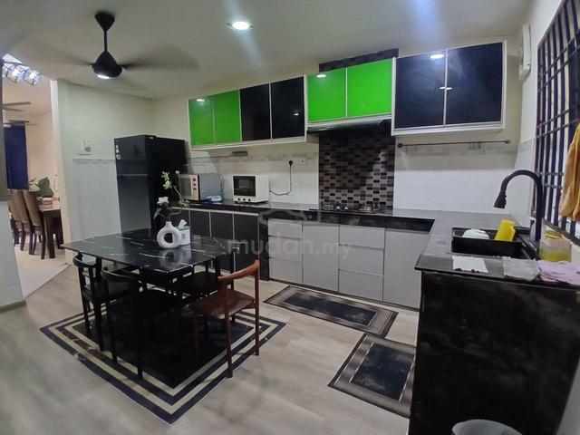 TERMURAH RENOVATED🔥 Double Storey Terrace SP4 Bandar Saujana Putra 1