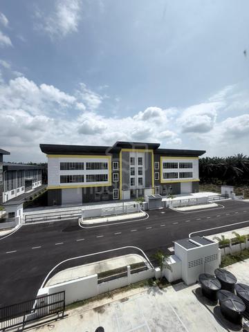 Klang - "FREEHOLD" 3 Storey Semi-D Factory "400AMP" 1
