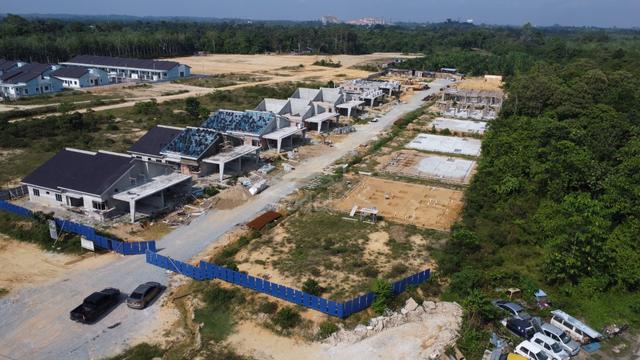 Rumah Semi D / Rumah Berkembar Setingkat 1