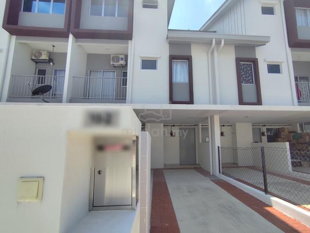 Town House (Upper Unit) - Bandar Baru Salak Tinggi 1