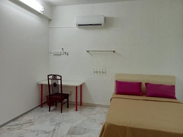 Middle Room -Double Sty Semi-D at Jalan Kuala Kangsar 2