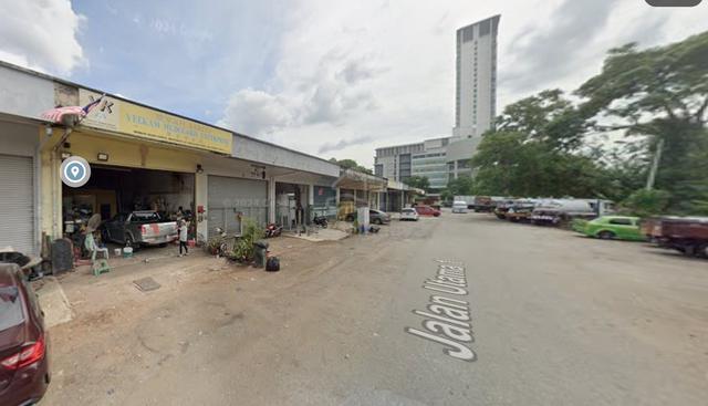 Single Storey factory/warehouse (20x80sqft) Puchong Utama for rent 1