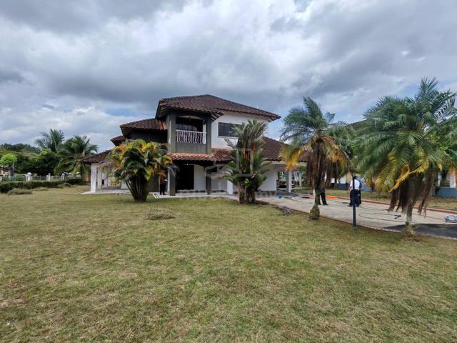 Kulai Bandar Putra Gate C / Bungalow House / Near Senai Indahpura 1