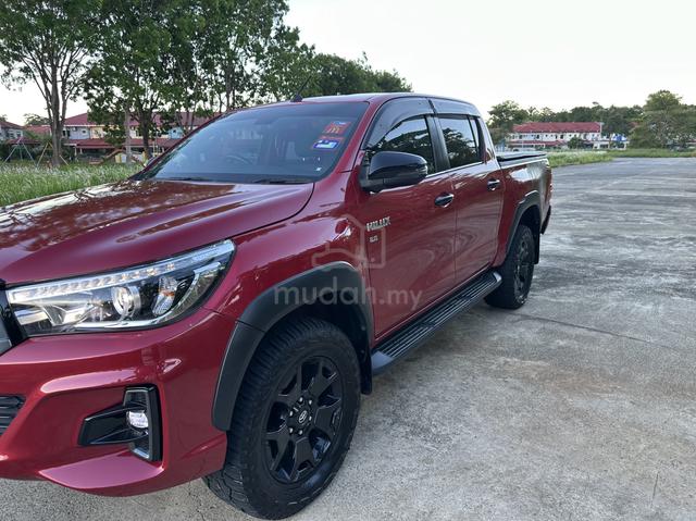 2019 Toyota HILUX 2.8 BLACK EDITION (A) - 4