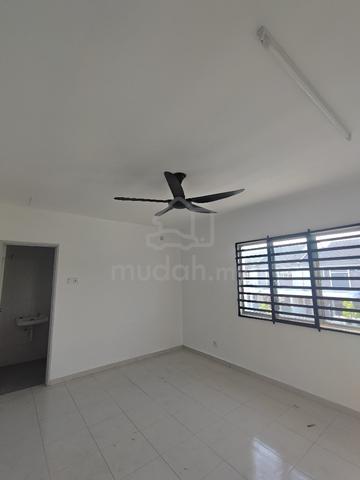 Rumah 2 tingkat untuk disewa D'Marina Tanjung Lumpur, Kuantan 3