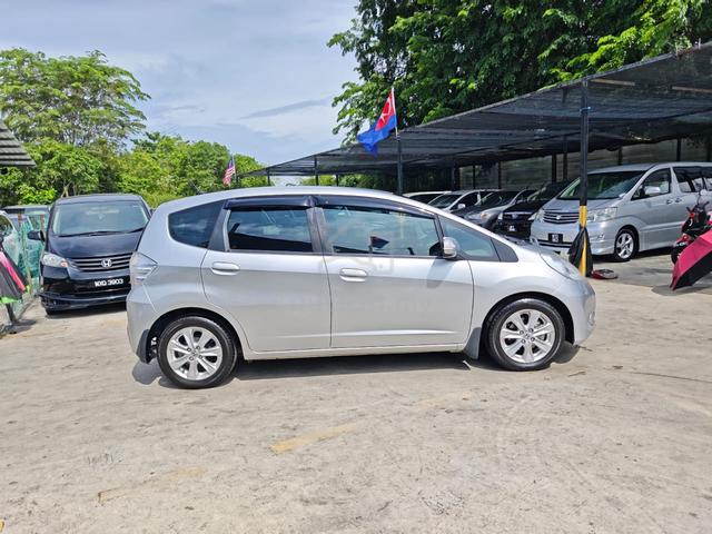 2013 Honda JAZZ 1.3 (AUTO) - 2
