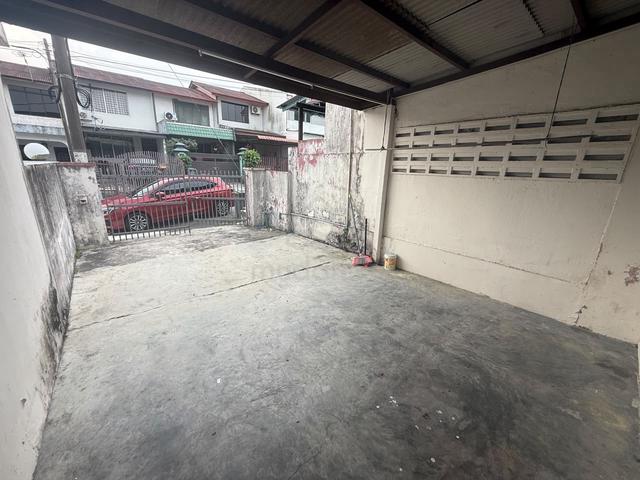 Johor Jaya double storey low cost terrace 2 bedroom 1 bathroom plenton 1