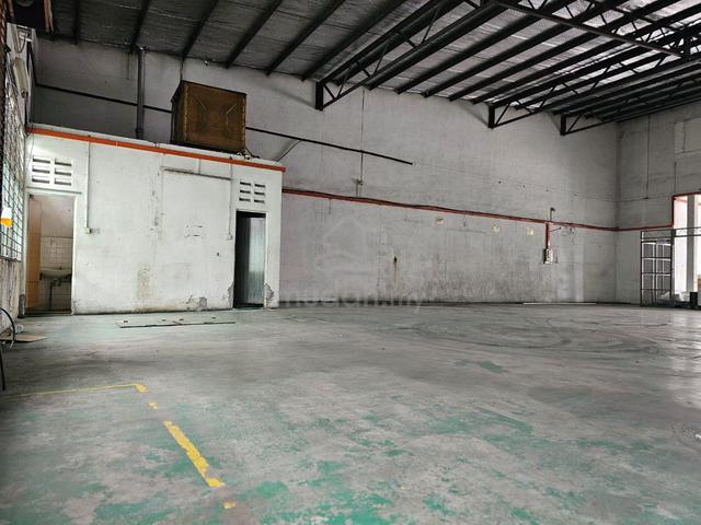 For Rent | 1.5 Storey Light Industrial Warehouse | Valdor | 1