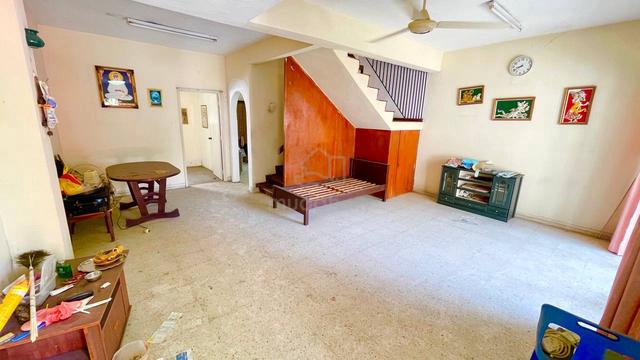 NEAR MRT Double Storey Taman Serdang Raya Seri Kembangan Selangor 1