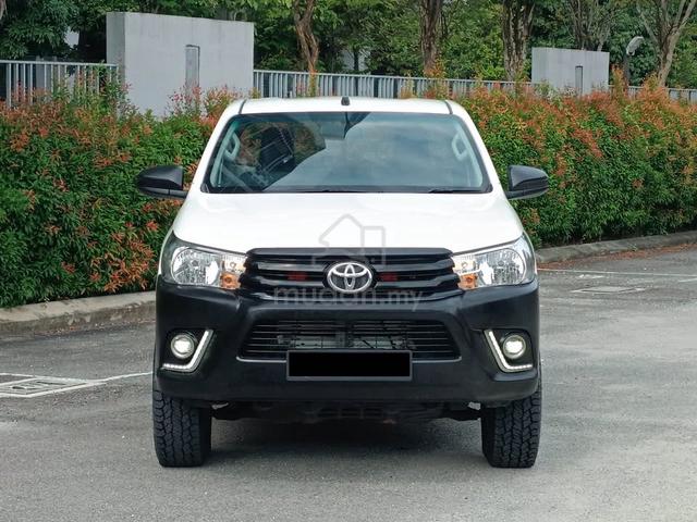 2020 Toyota HILUX 2.4 MT MY17 AN120 FACELIFT (M) - 1