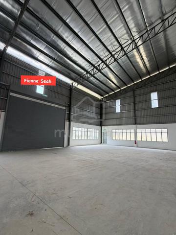 Semi Detached Light Industrial Factory For Sale 9000sqft Land 1