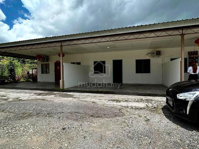 Jalan Stephen Yong, Batu Kawa, Single Storey Intermediate House 1