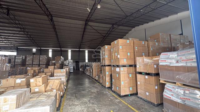 Jenjarom Warehouse with 24hours security 1