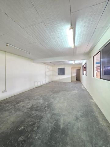 For Rent Taman Johor Banang @ 1.5 Storey Semi D Factory 1