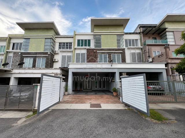Renovated & Extended 3-Storey House @ Taman Sri Putra Sungai Buloh 1