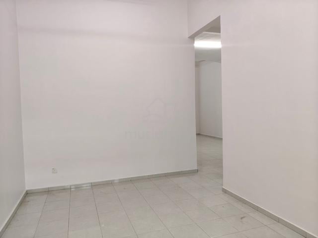 4 BEDROOMS, Single Storey House, Car Porch ~ SK/ SMk, JPJ Bkt Katil 1