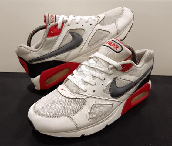 Nike air sale max ivo red