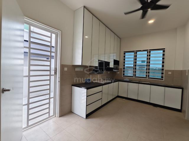 Molek Residen FREEHOLD Double Storey Terrace Endlot Ayer Molek G&G 1