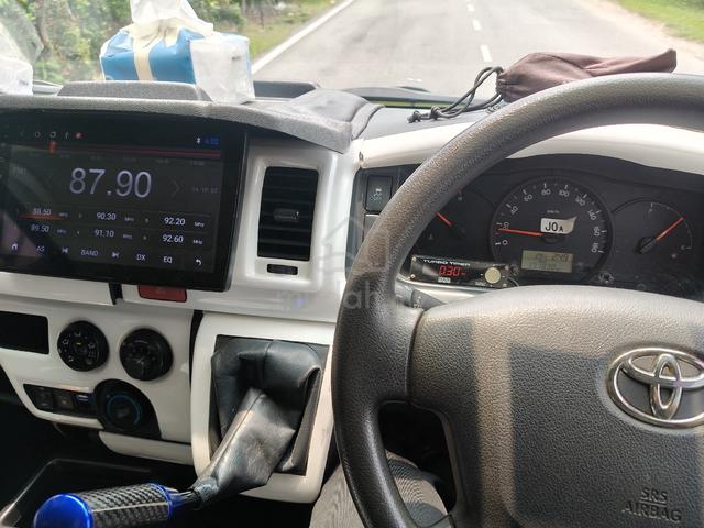 2015 Toyota HIACE 2.5 KDH202R FACELIFT (M) - 3