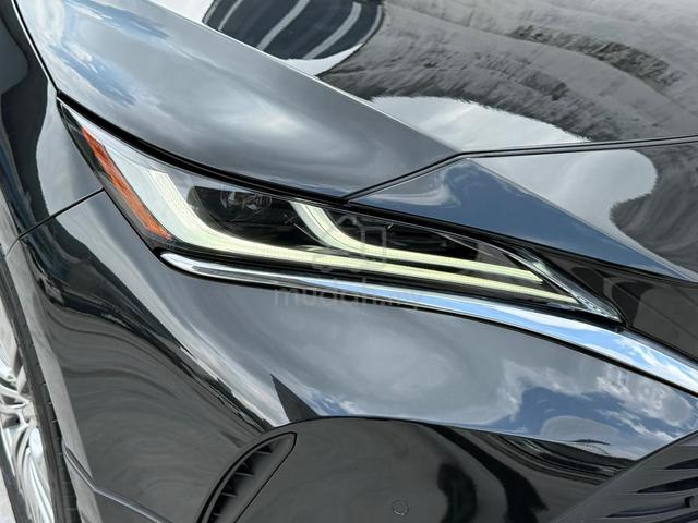 2022 Toyota HARRIER 2.0 Z ( Ori Bodykit , 2 Tone ) - 3