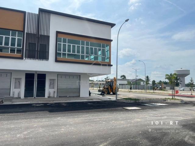 FACING MAINROAD!! Corner Lot Double Storey Shop Jenjarom Scientex 1