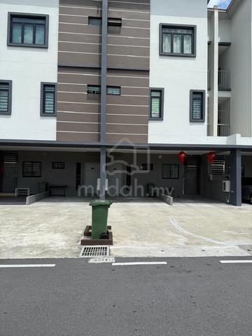 Gated & Guarded Pines Square MJC KENSHO TOWNHOUSE Upper Unit For Rent 1