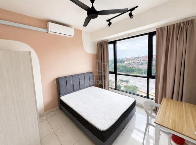 Master Room for rent Linked to MRT 1