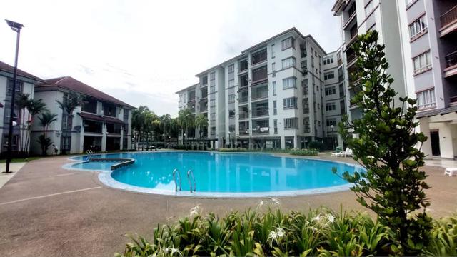 Lakes Condominiums / Pangsapuri Tasik 1