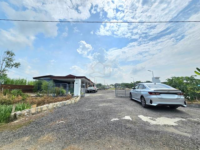 keluasan Tanah 43 292 sqft + 3 Bilik StudioTanjong Kling Melaka 1