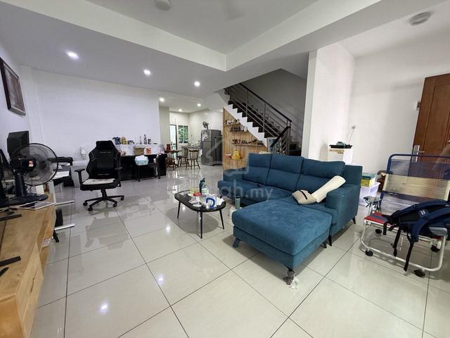 Taman Lapangan Hartamas ,Nearby Botani,4 rooms Partially Furnished 1