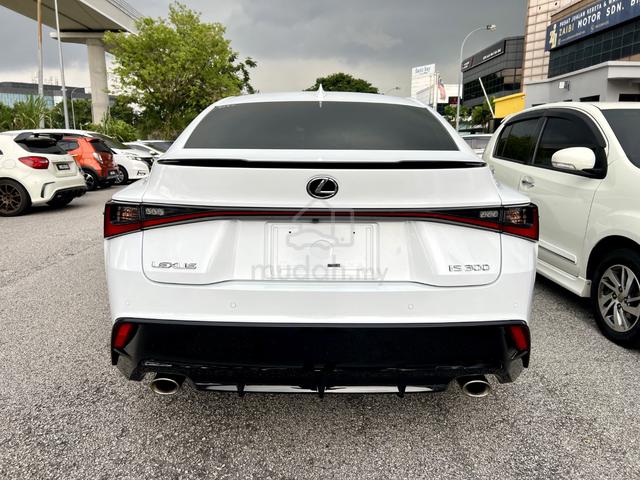 2021 RECON Lexus IS300 2.0T F SPORT MODE BLACK - 4