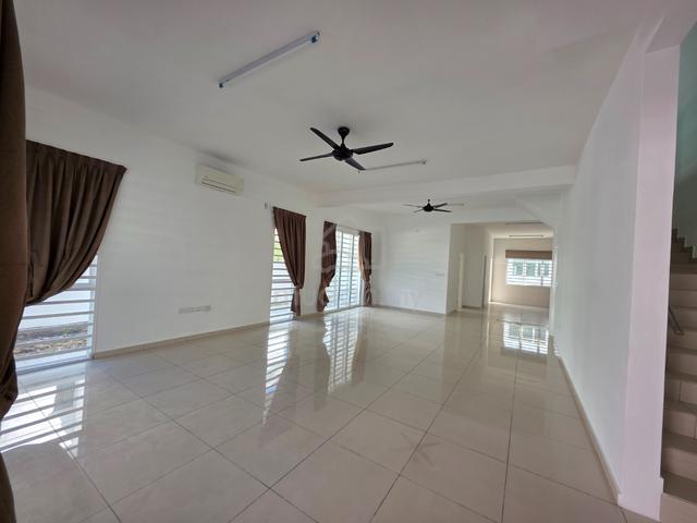 Double storey superlink @ Hijayu, Bandar Sri Sendayan 1