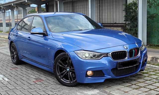 Bmw 328i M SPORTS 2.0 (A) ELECTIC SEAT RERVESE CAM - 2