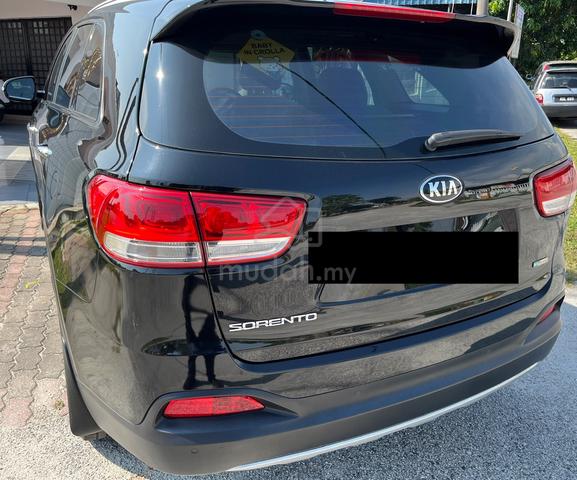 Kia Sorento 2.2D 2017 Diesel Good Condition - 4