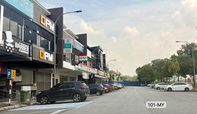 FACE MAINROADđ„2 UNITăG Floor Shop LotăBayuemas Parkland Klang -Rent 1