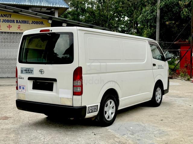 (DIESEL) Toyota HIACE PANEL VAN 2.5AT 2011 - 4