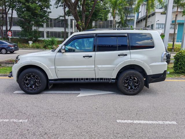 2010 Mitsubishi PAJERO 3.8 EXCEED (A) - 4